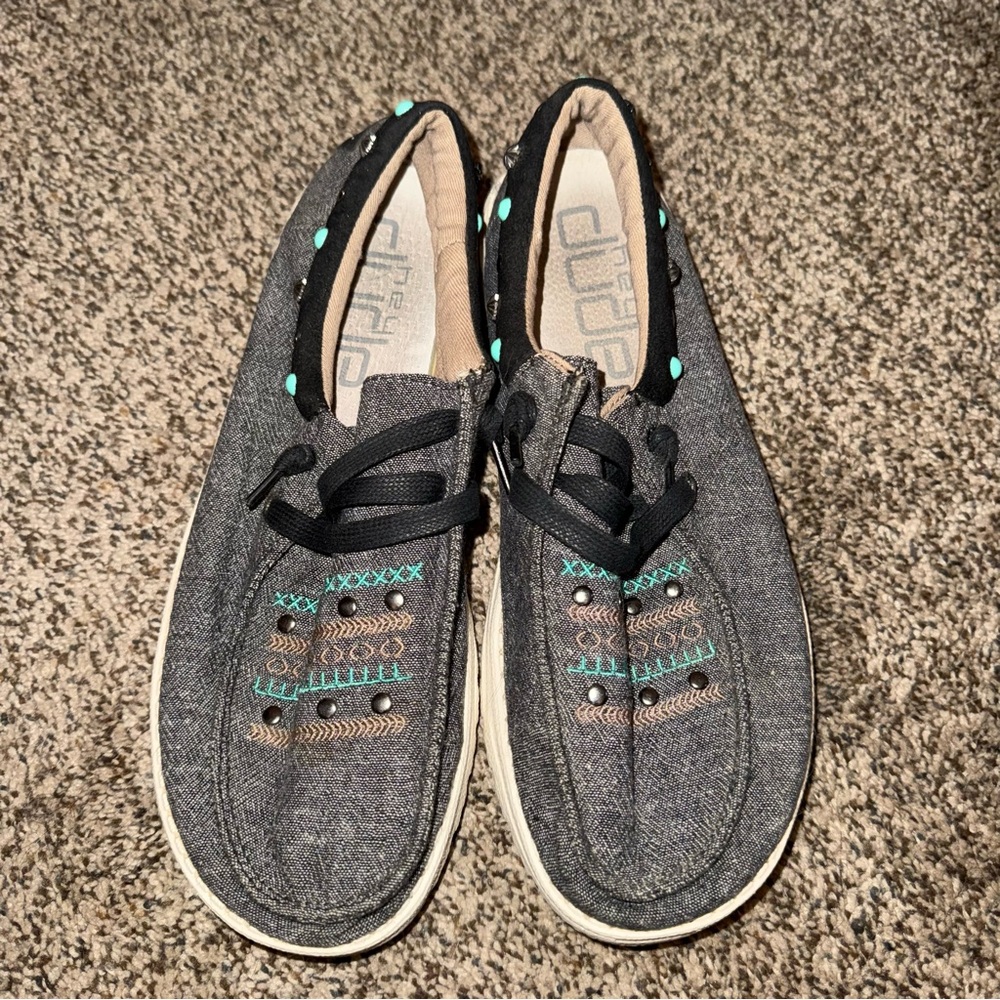 Hey Dude Women’s 9 Black and Tan Slip-On Shoes